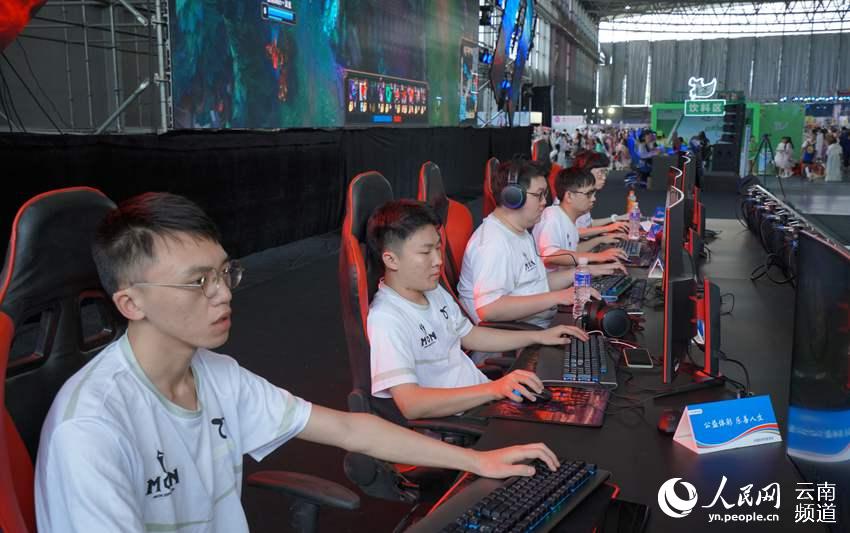 拥有更高控 拥有更高控